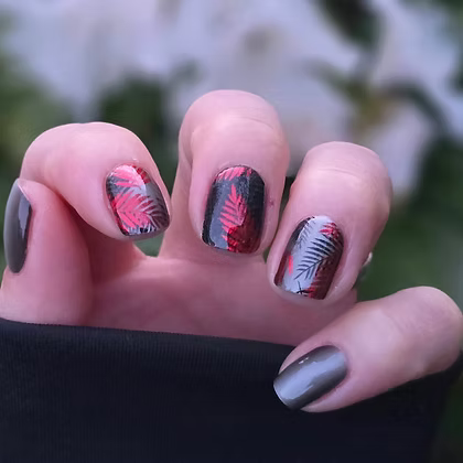 Charming Leaves - Dark